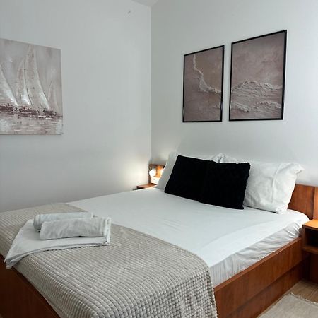 Apartmani Samec Novalja Eksteriør bilde